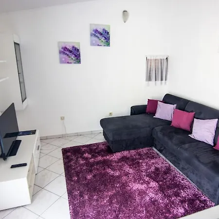 Apartamento By The Sea Necujam, Solta - 11090
